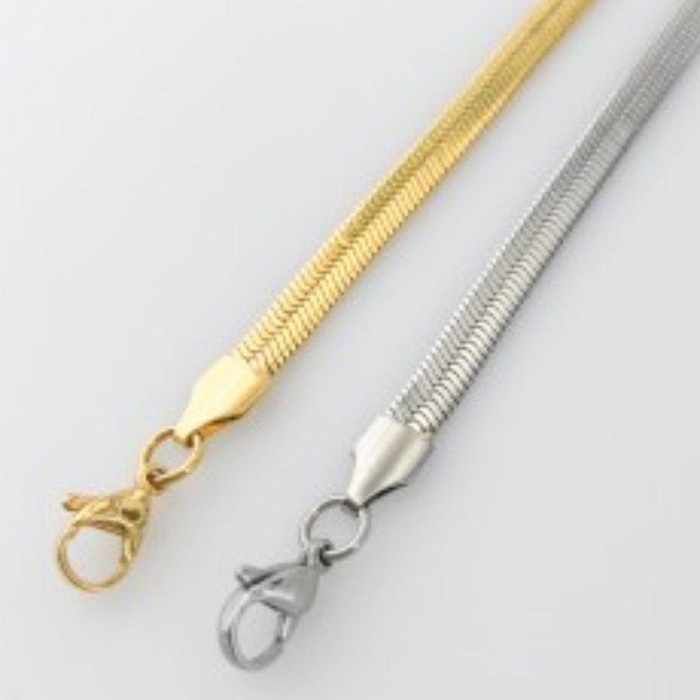 NEW 18K Gold Stainless Steel Herringbone Bracelet - Picture 2 of 2